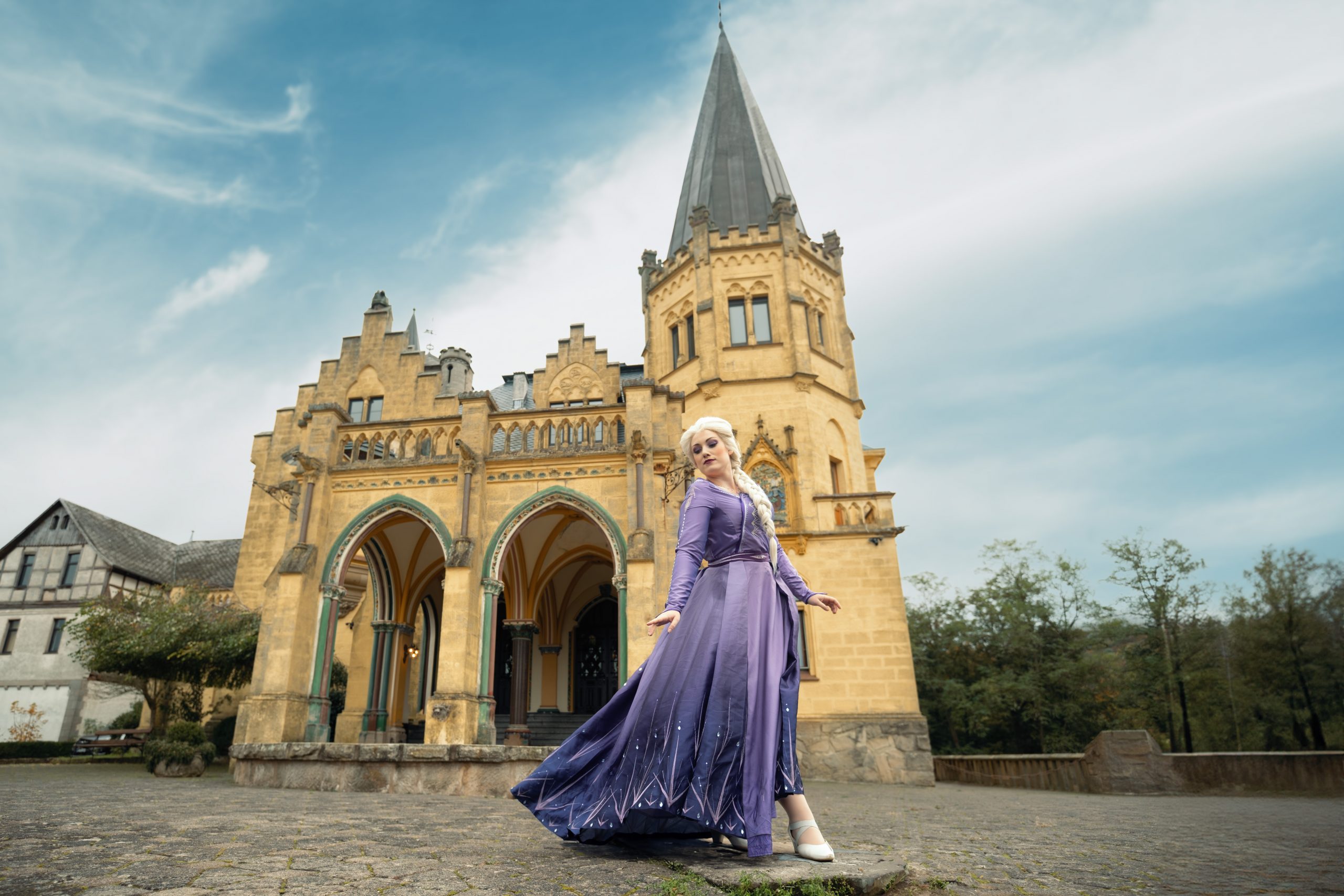 Das Cosplay Elsa aus Frozen von @toriyuca_arts